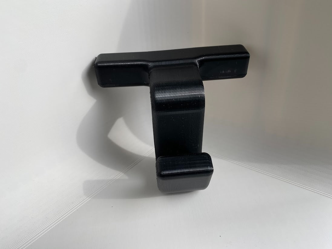 Instant Bucket Hook for Stall Bars