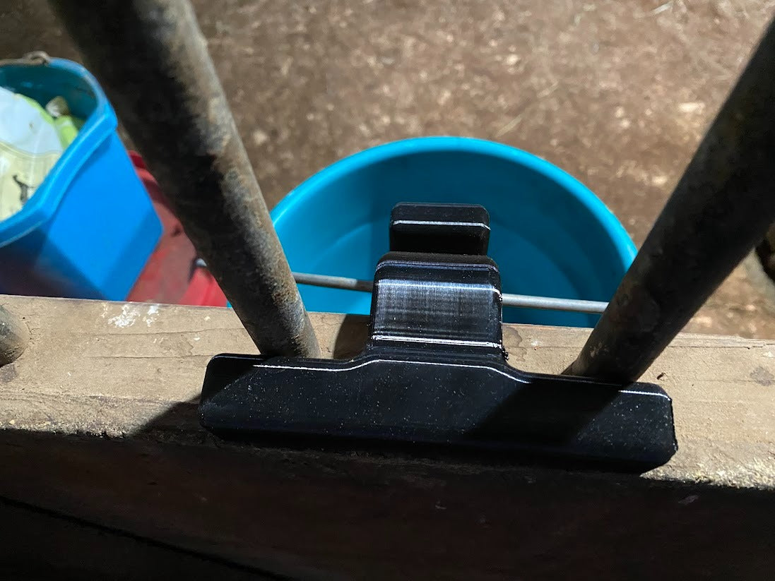 Instant Bucket Hook for Stall Bars